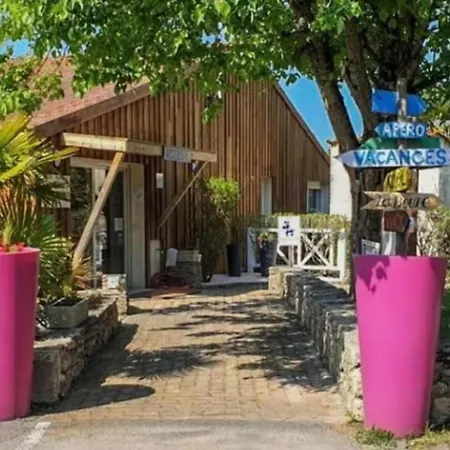 Animaux Admis - 4 Pers. - Api-1-52-2664 *